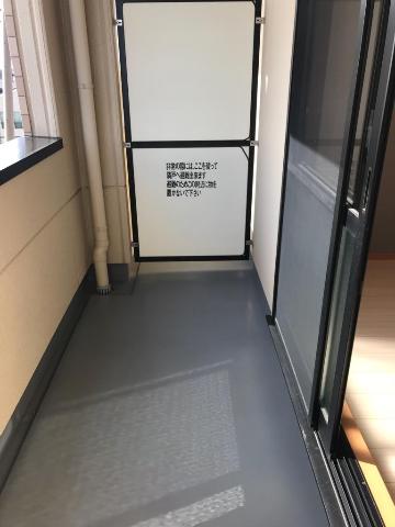 18/27 バルコニー