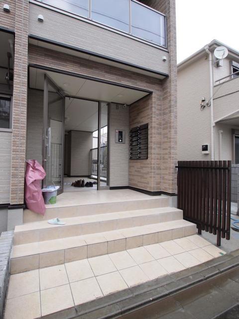 14/20 エントランス