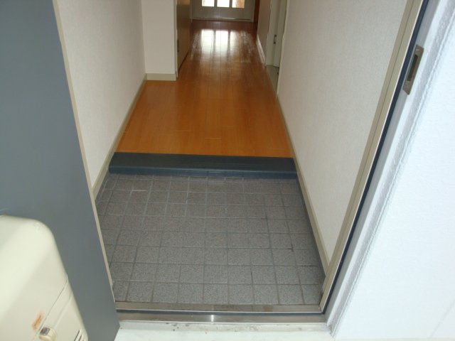 22/23 エントランス