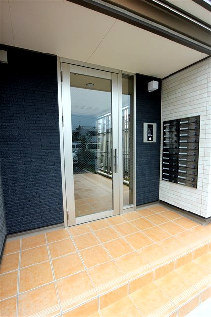 21/30 エントランス