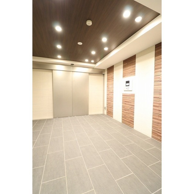 2/4 エントランス