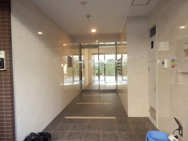 22/30 エントランス