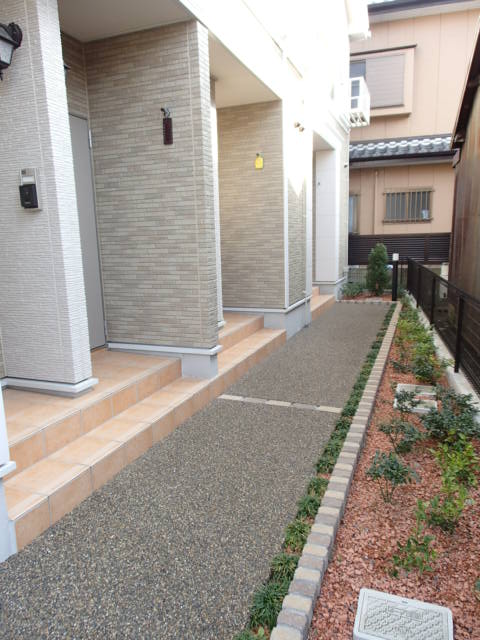 22/30 エントランス