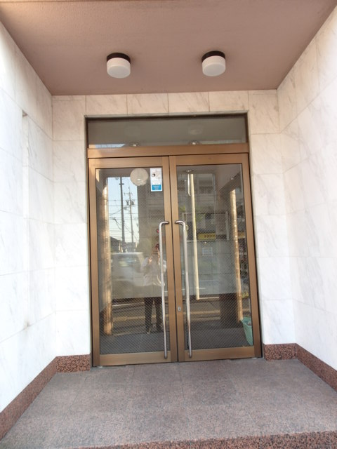 20/28 エントランス