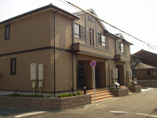 16/23 エントランス