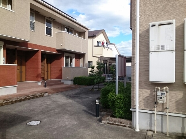 13/22 エントランス