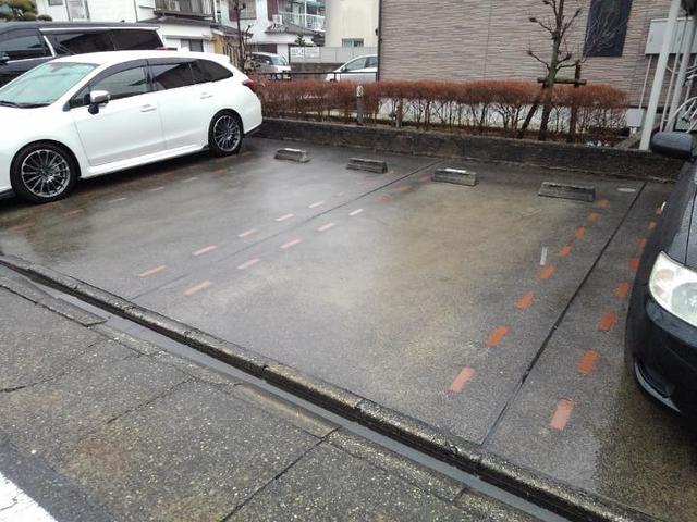 24/30 エントランス