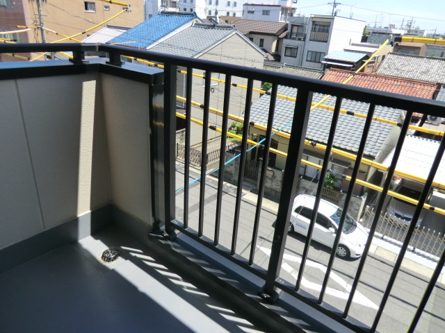 18/28 バルコニー