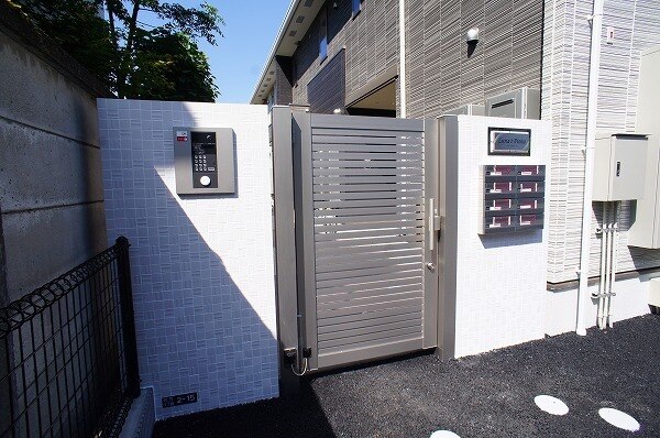 13/23 エントランス