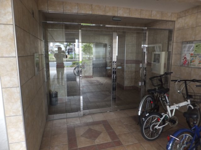 21/28 エントランス