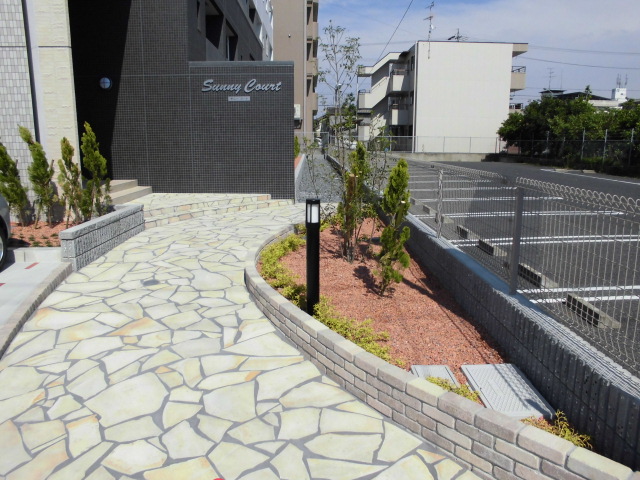 22/30 エントランス