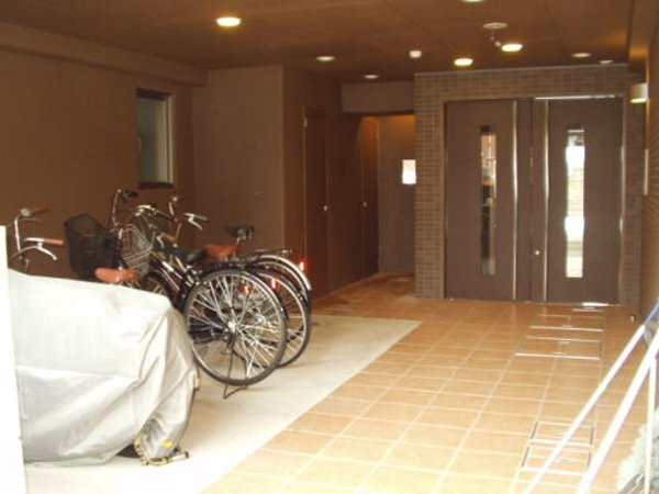 21/27 エントランス