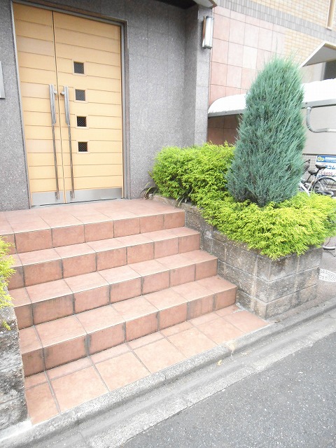 21/29 エントランス