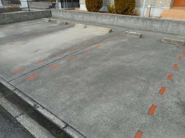 2/10 駐車場