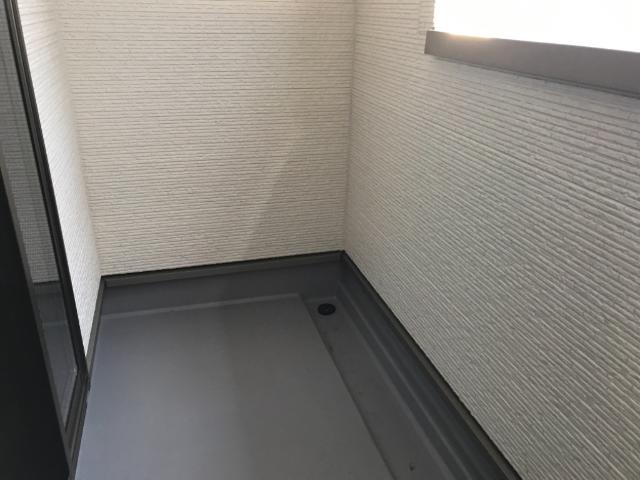 18/28 バルコニー