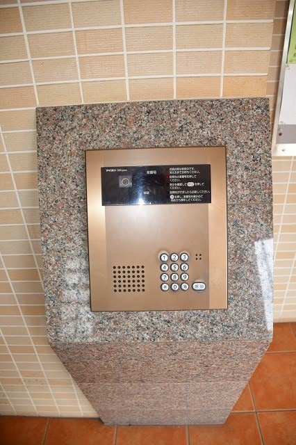 14/20 エントランス