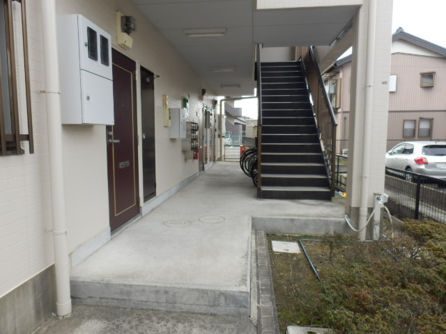 22/28 エントランス