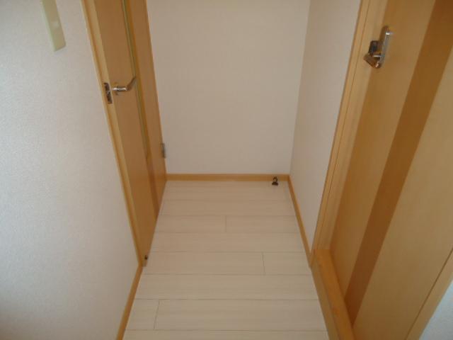 2/2 エントランス