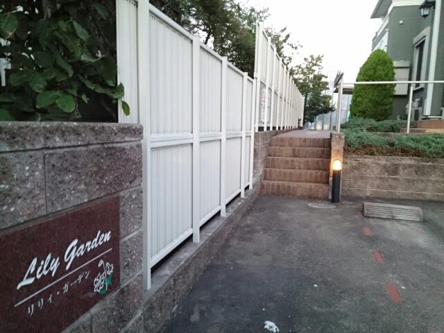 13/22 エントランス