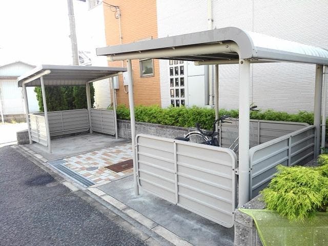 22/30 エントランス