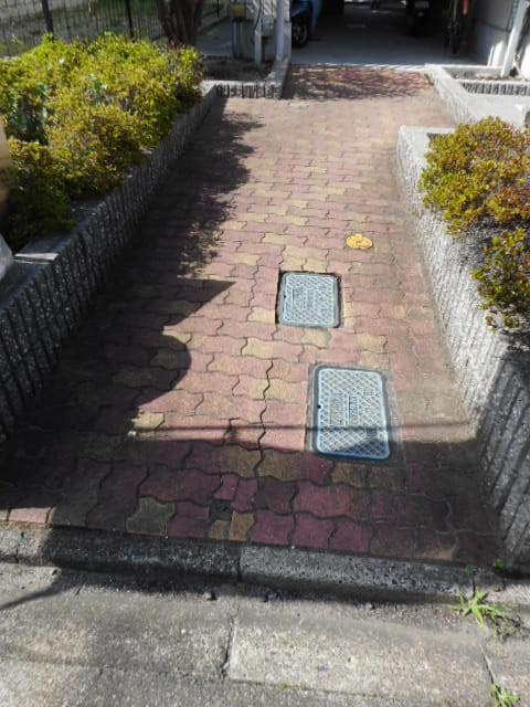 17/25 エントランス