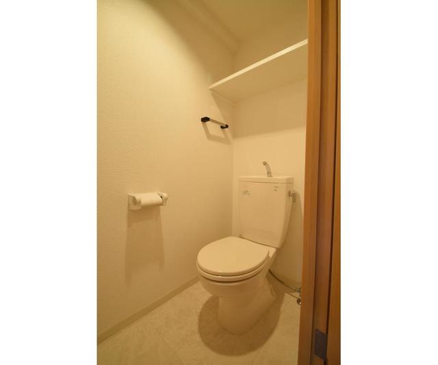 27/29 トイレ