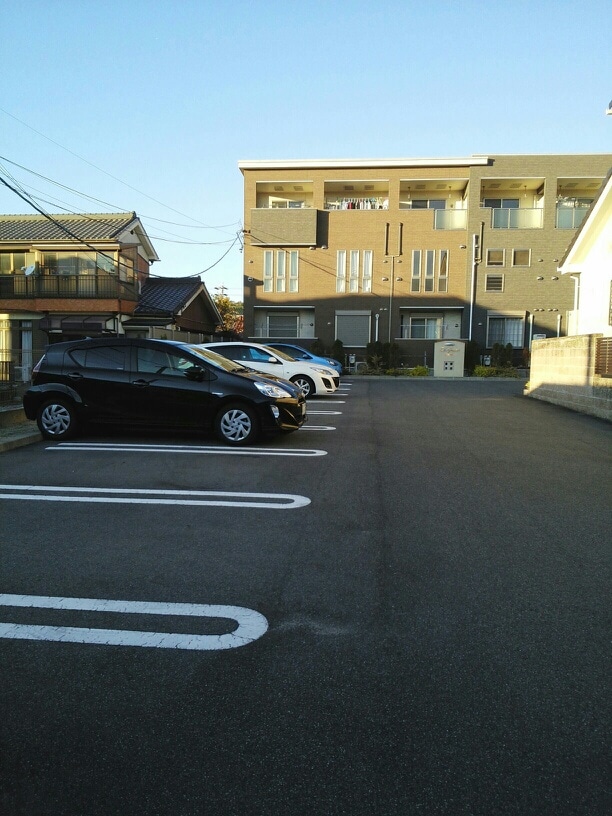 19/28 駐車場