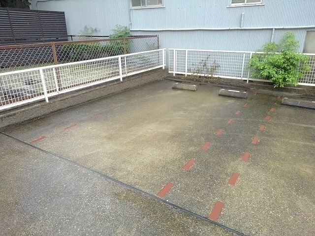 22/30 駐車場