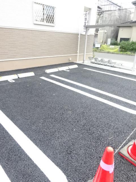 14/20 駐車場