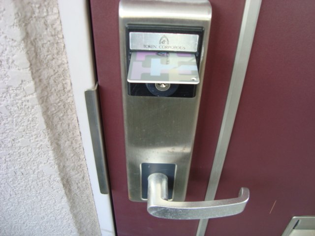 22/30 エントランス