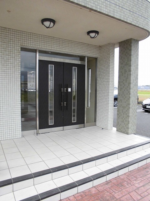 13/20 エントランス