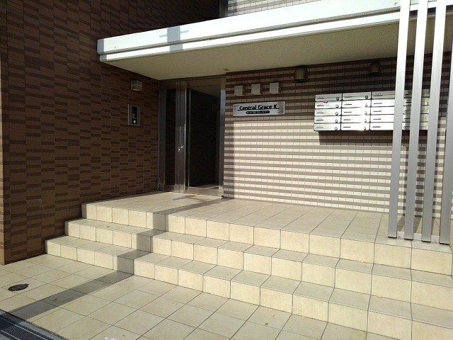 2/5 エントランス