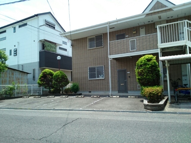 2/4 駐車場