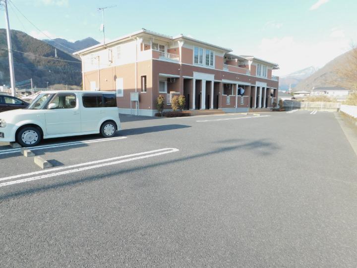 14/20 駐車場
