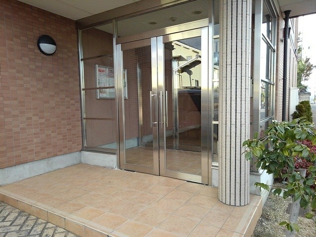 13/20 エントランス