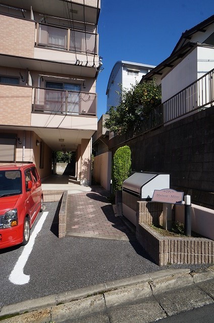 23/30 エントランス