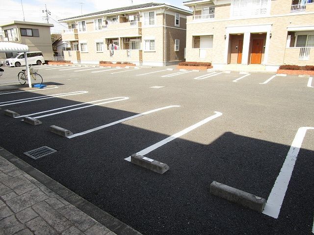 14/20 駐車場