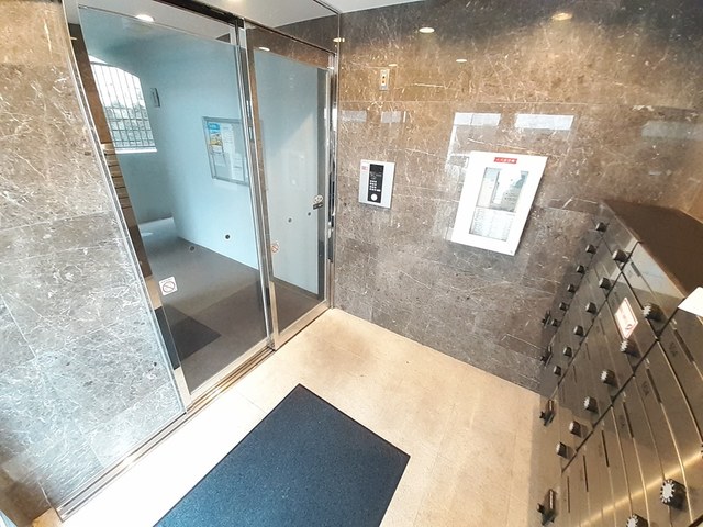 14/19 エントランス