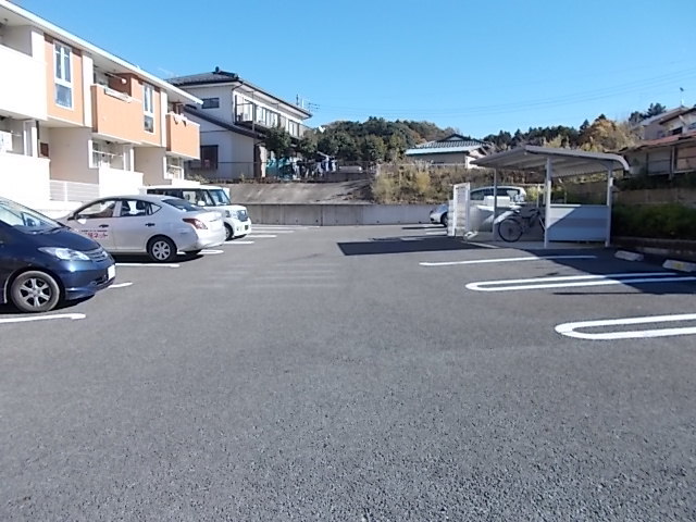 22/28 駐車場