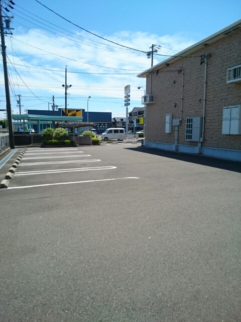 22/28 駐車場