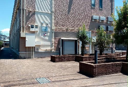 13/15 エントランス