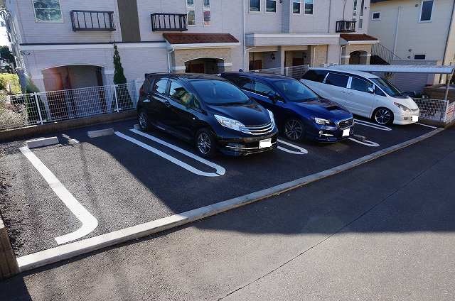 16/27 駐車場