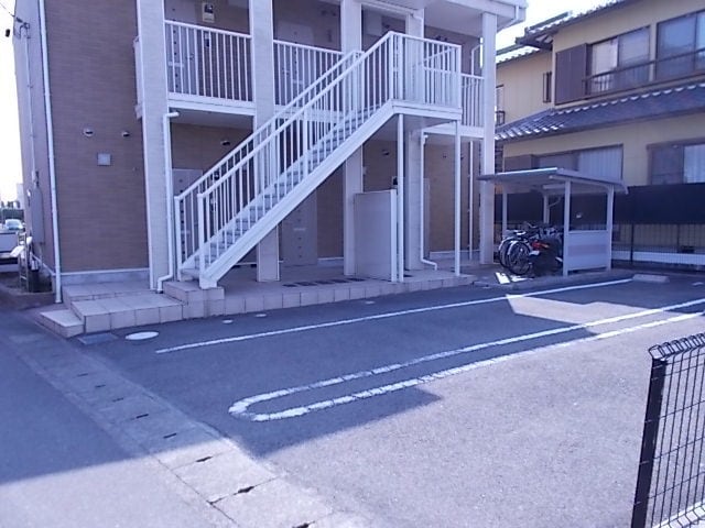 14/23 駐車場