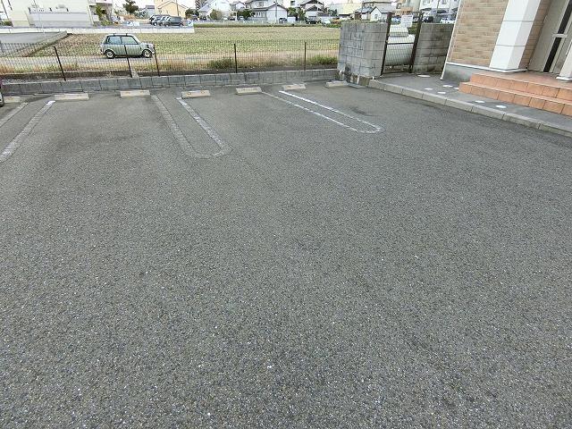 14/20 駐車場