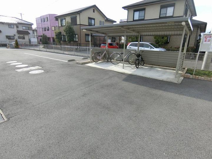 22/28 駐車場