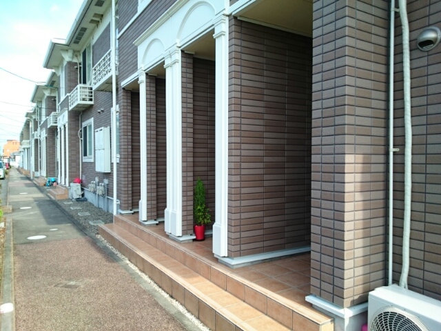 19/30 エントランス