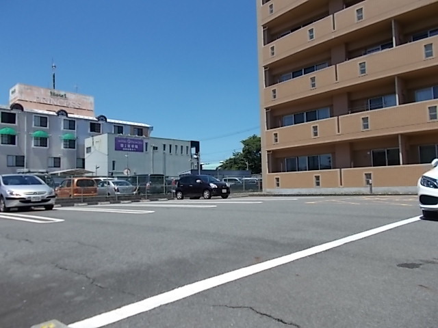 22/28 駐車場