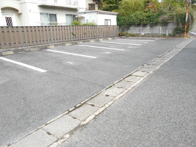 14/20 駐車場