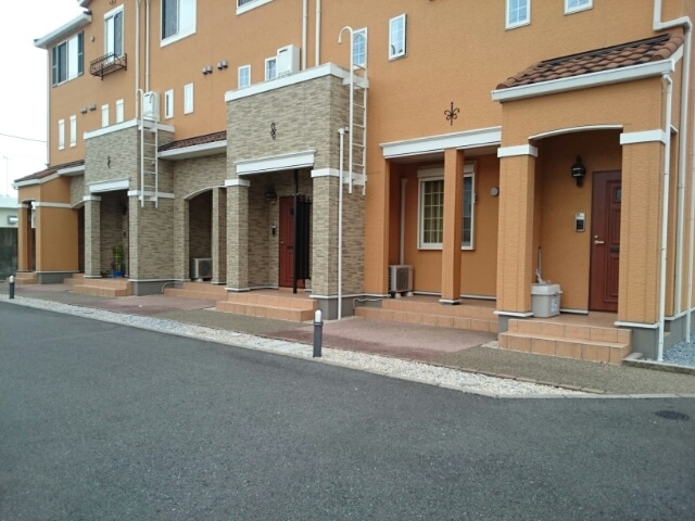 21/28 エントランス