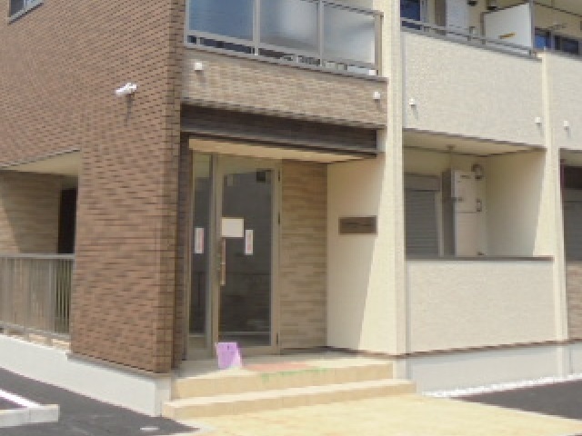 24/30 エントランス
